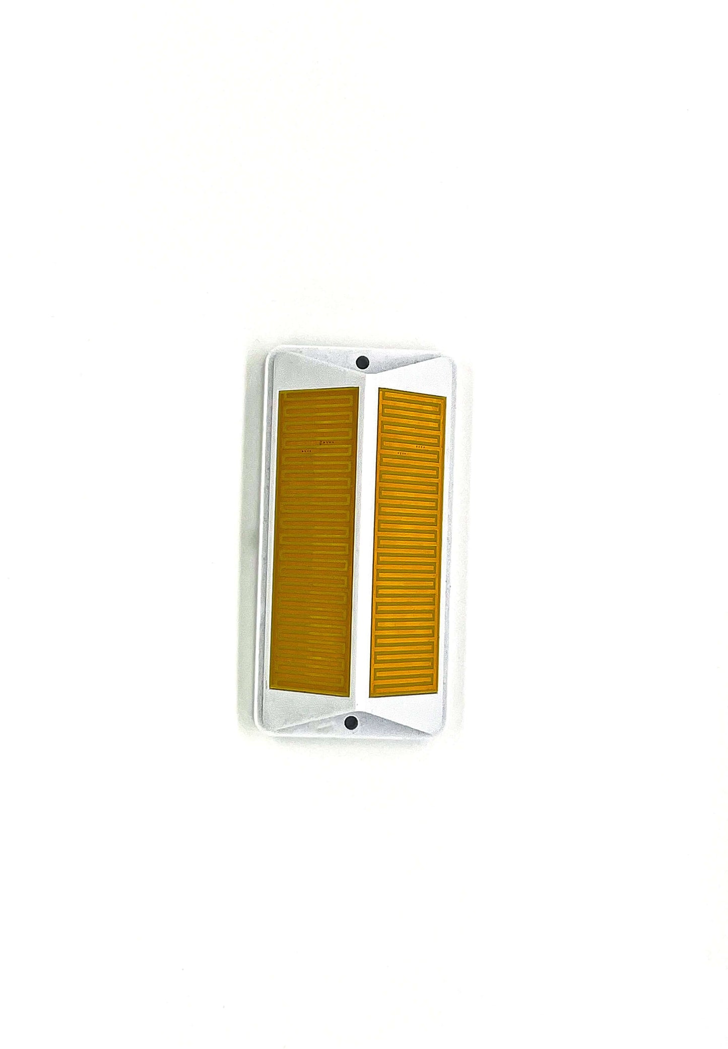 The front sensing area of the Rain Sensor for the Villa Pergola is surrounded by a white plastic casing. In the center of the casing, there are two rectangular gold-colored sensing areas, each filled with parallel metal stripes arranged in a serpentine pattern. This is the key part for detecting raindrops. Between and below the two gold sensing areas, you’ll notice black circular spots, which are additional sensing elements.
