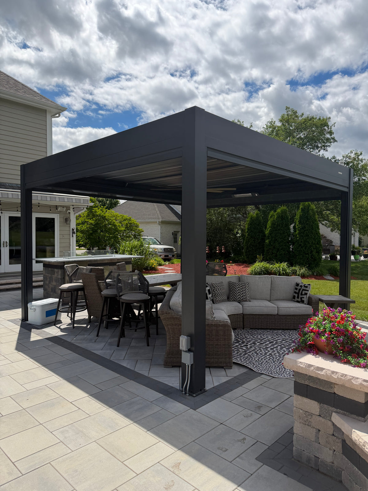 Weatherproof Pergola - Motorized Louver w/ Lighting